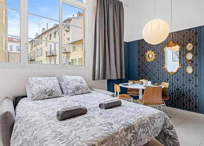 아파트 Nice-Duplex-Plage-Parking-Cimatisation