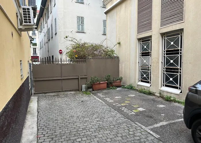 Nice-duplex-plage-parking-cimatisation *